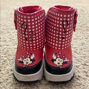 Minnie amouse snow boots